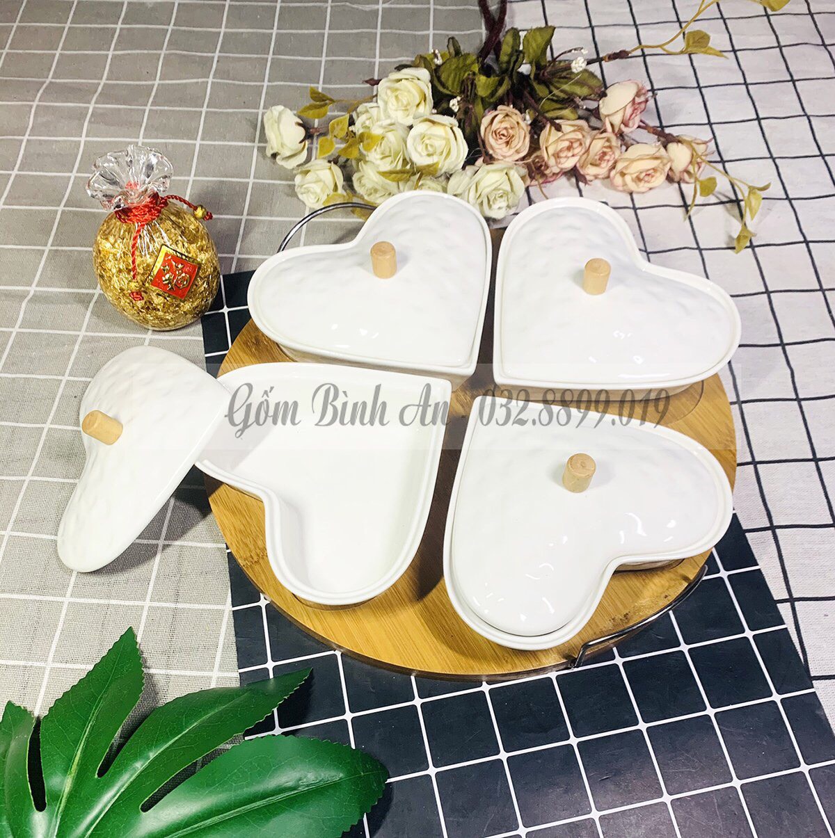 khay mứt tết bằng gốm sứ kèm đế gỗ