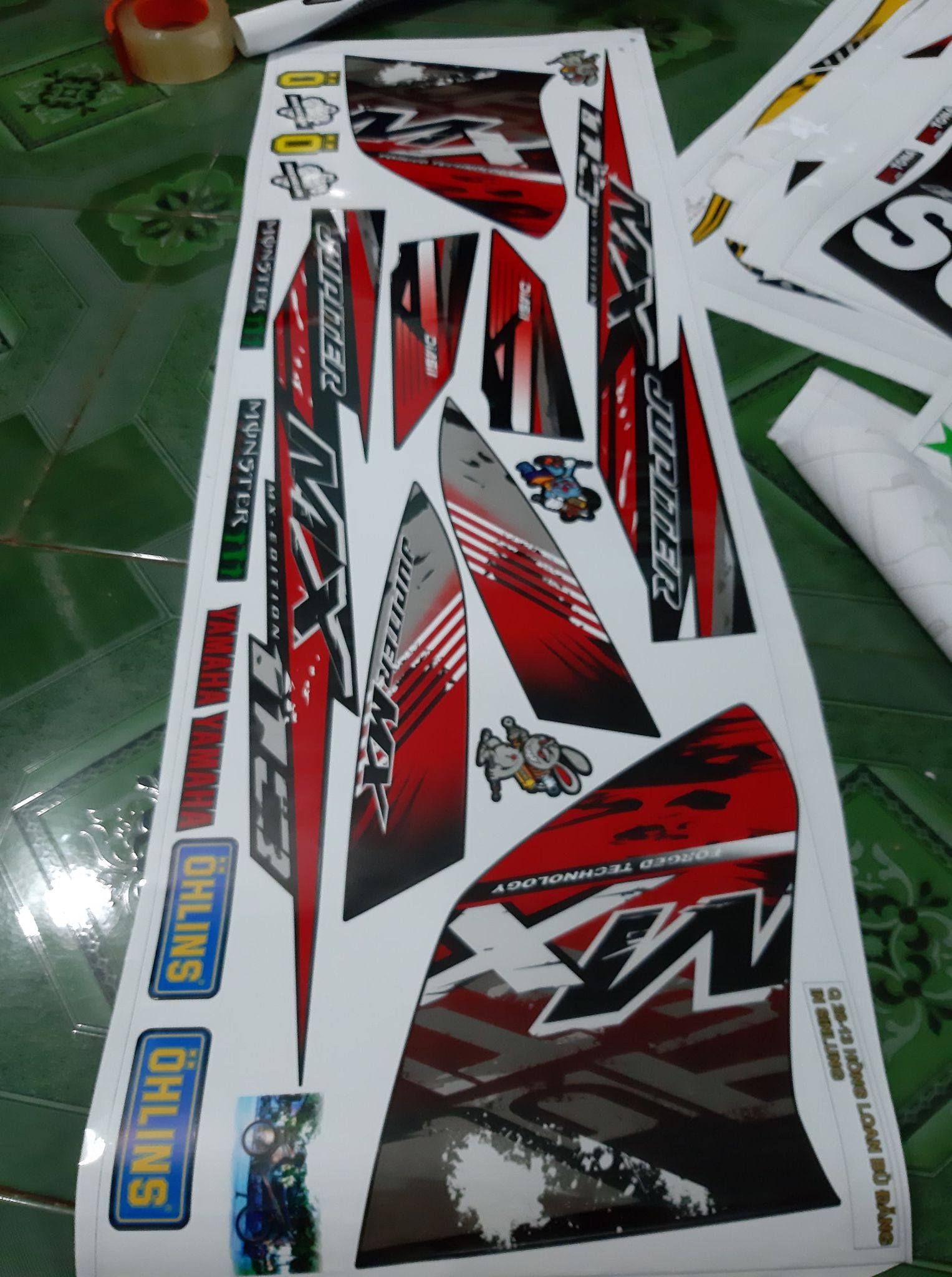 tem rời jupiter MX đỏ xe đen
