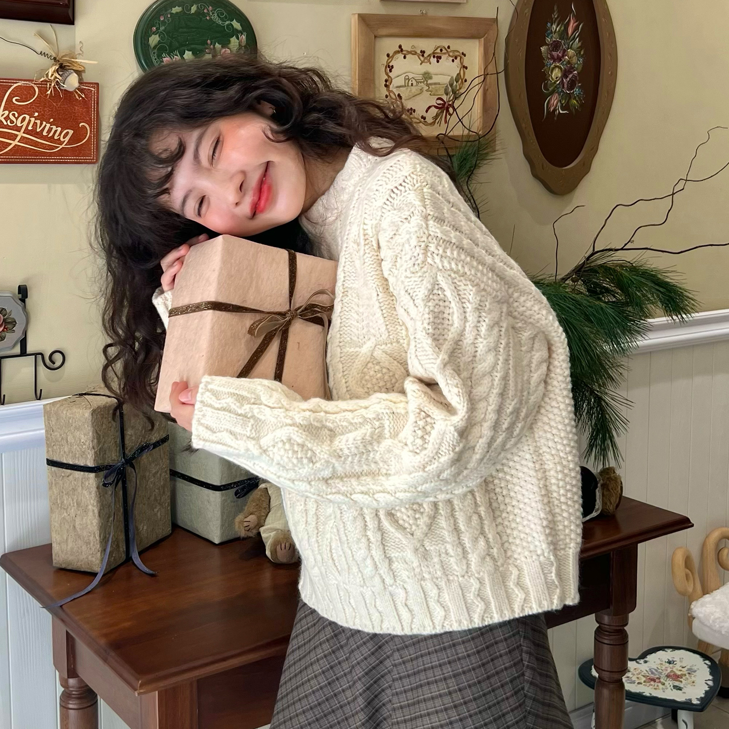 BLEUBIRD Áo len vặn thừng Pretzel Sweater