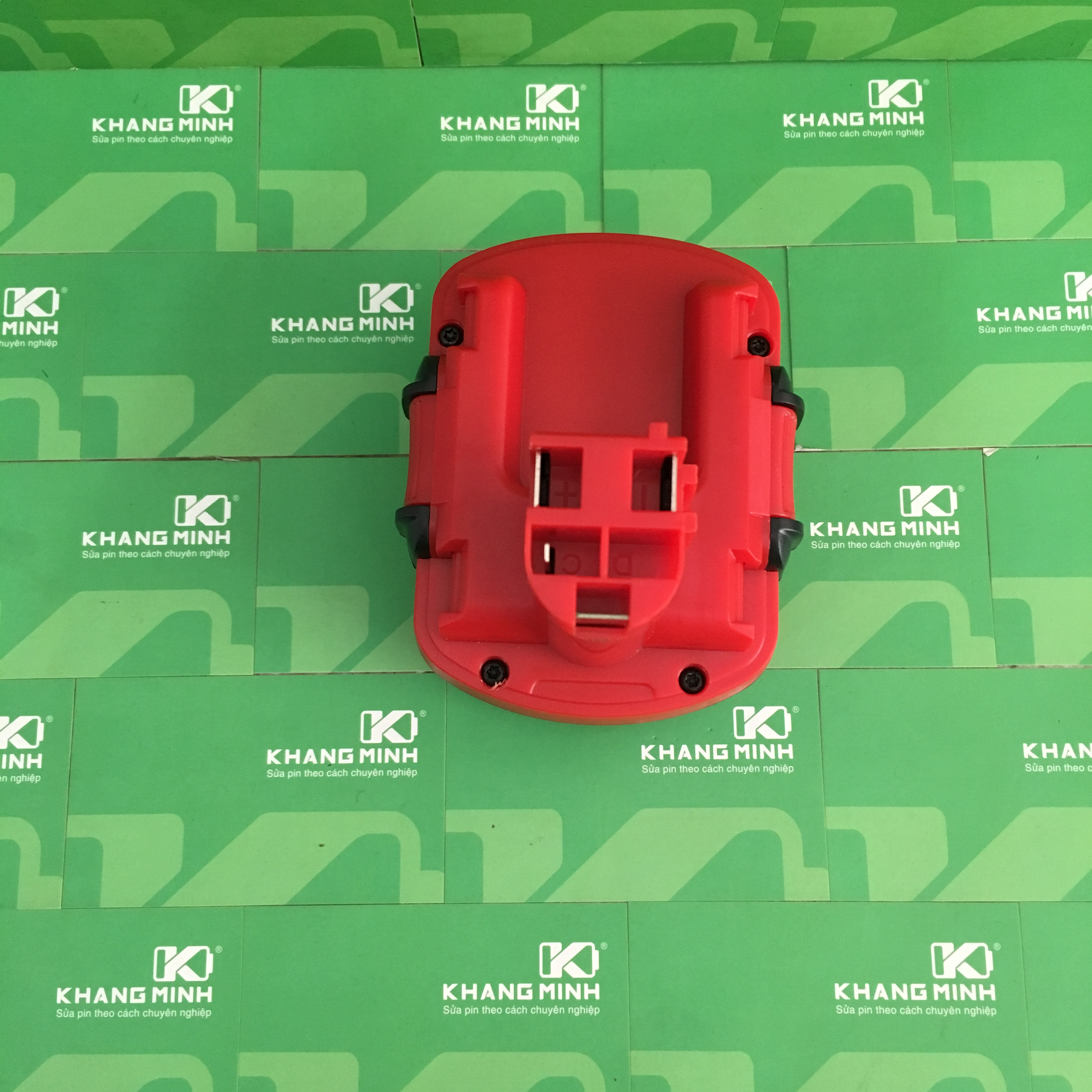 Vỏ pin Bosch 14.4V Ni-Mh lên Li-ion có thể lắp được 8 cell 18650 và mạch bảo vệ