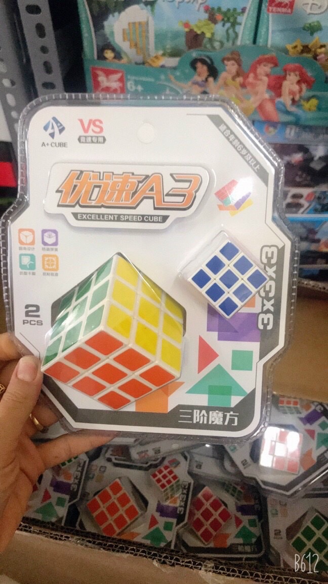 🎁 RUBIC 🎁 3x3, Tặng kèm khối rubik nhỏ.