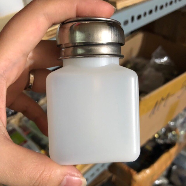Hộp đựng nước rửa mạch