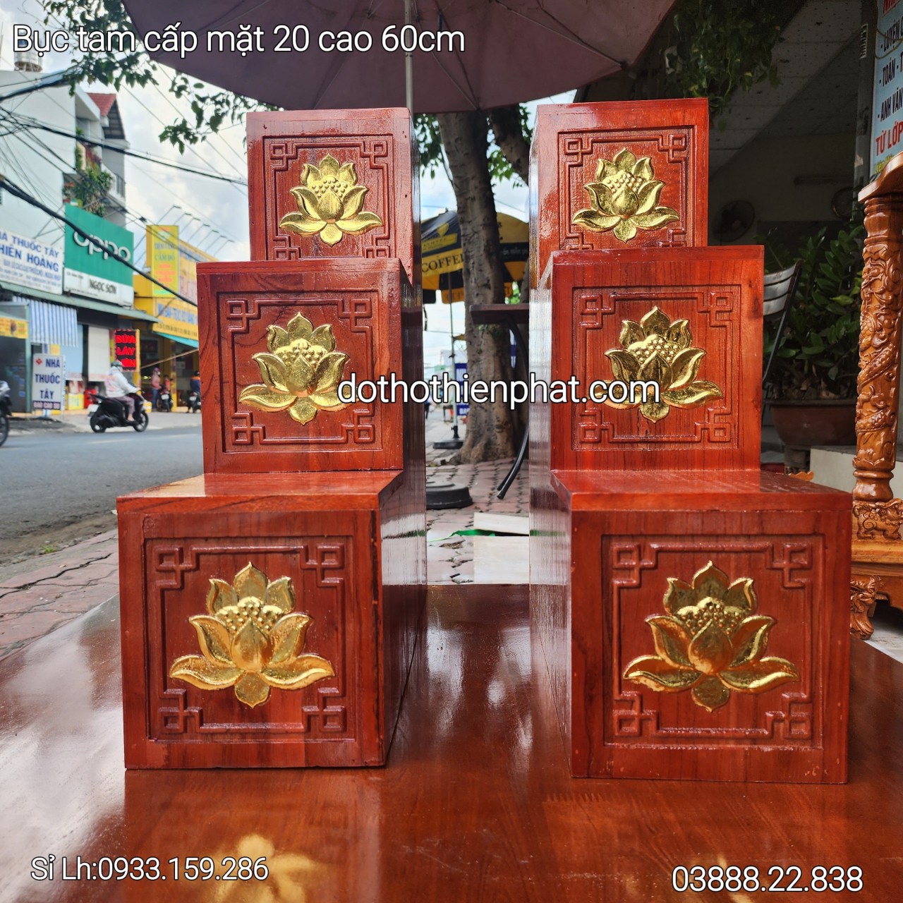 Bục tam cấp gỗ xoan dát vàng mặt 20 đặt bàn thờ thần tài giá rẻ nhất thị trường Lh :03888.22.838