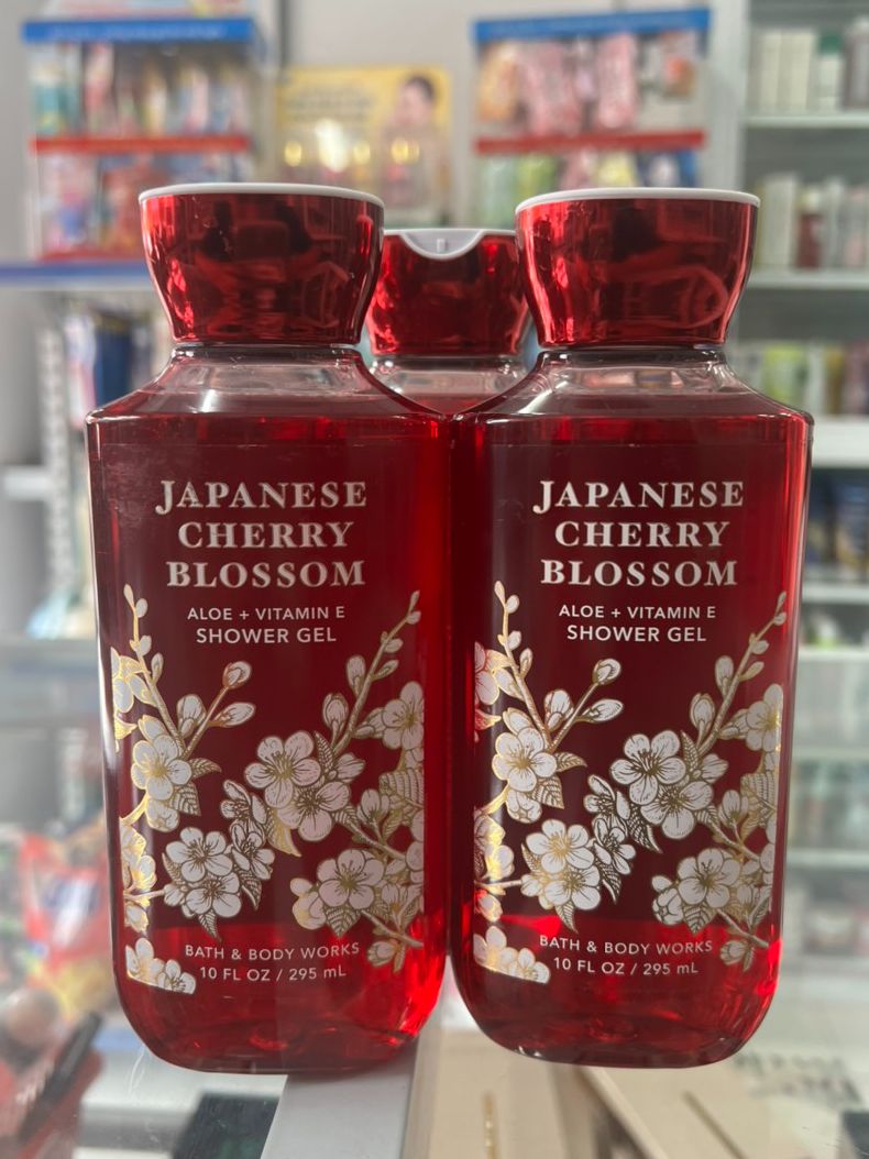 Sữa tắm Bath Body Works Japanese Cherry Blossom 295ml