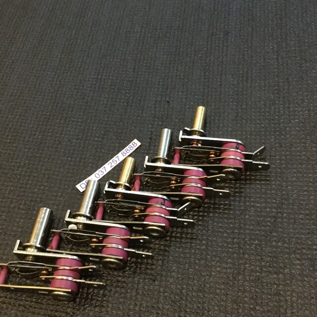 RƠ LE NHIỆT LÒ NƯỚNG 16 A-K191(1 CHIẾC )