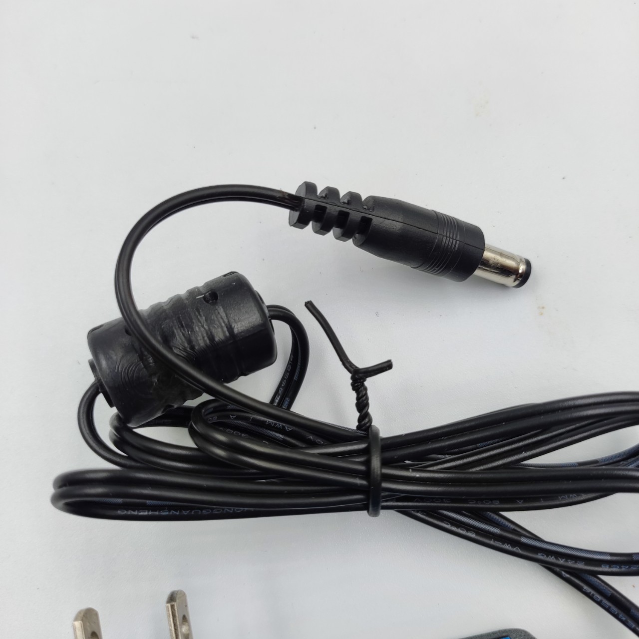 Nguồn Camera 12V 2A Chống Nhiễu Có Đèn Báo