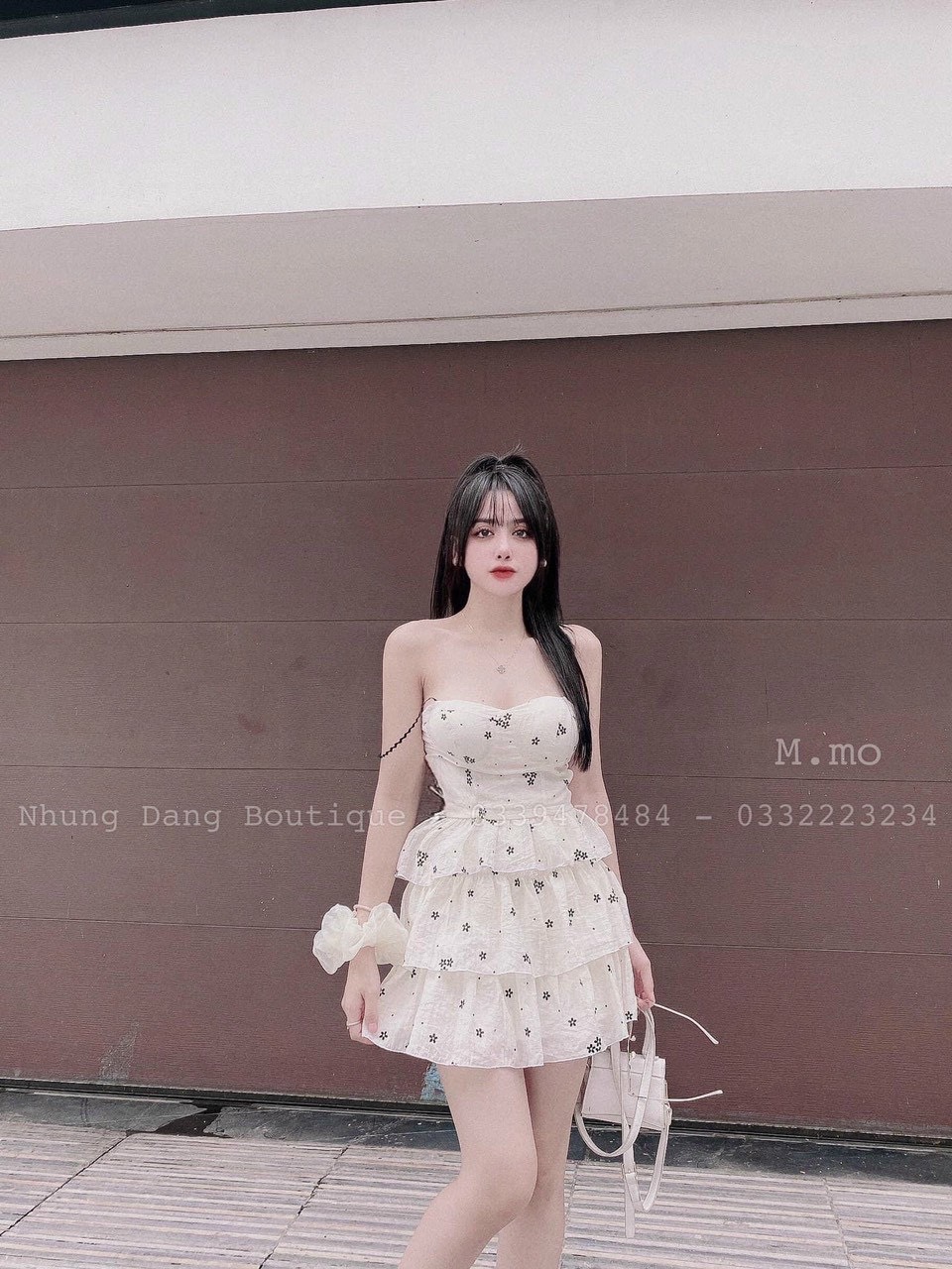 Đầm hoa 2 dây cup ngực ôm body kiểu xòe bèo 3 tầng , đầm hoa trắng vải kate
