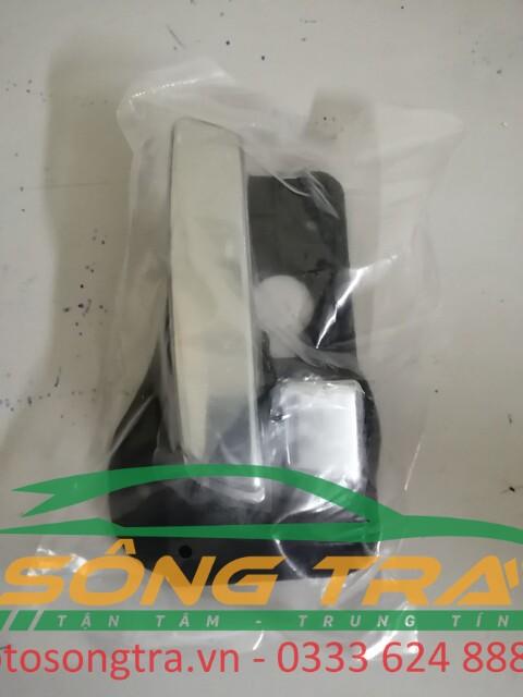 Tay mở cửa trong Carens, bên phụ