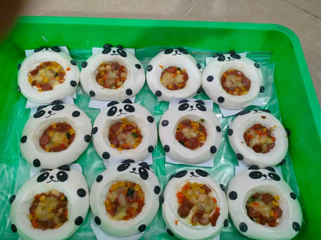 Bánh Pizza Xúc xích thịt bằm phô mai