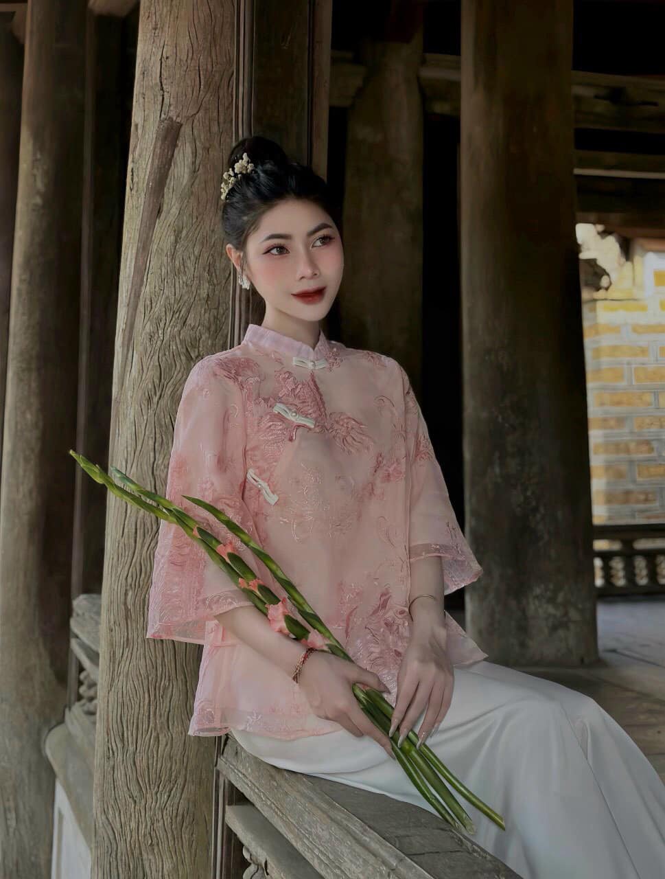 Bộ tơ thêu kỳ lân