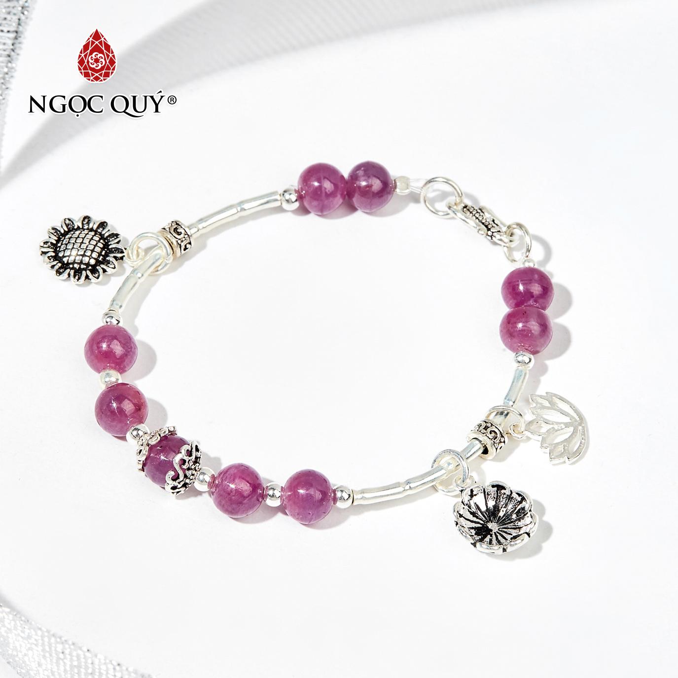 Vòng tay đá ruby phối charm hoa sen mệnh hoả thổ 6mm - ngọc quý gemstones