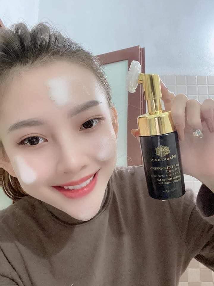 Sữa rửa mặt tạo bọt Magic Skin