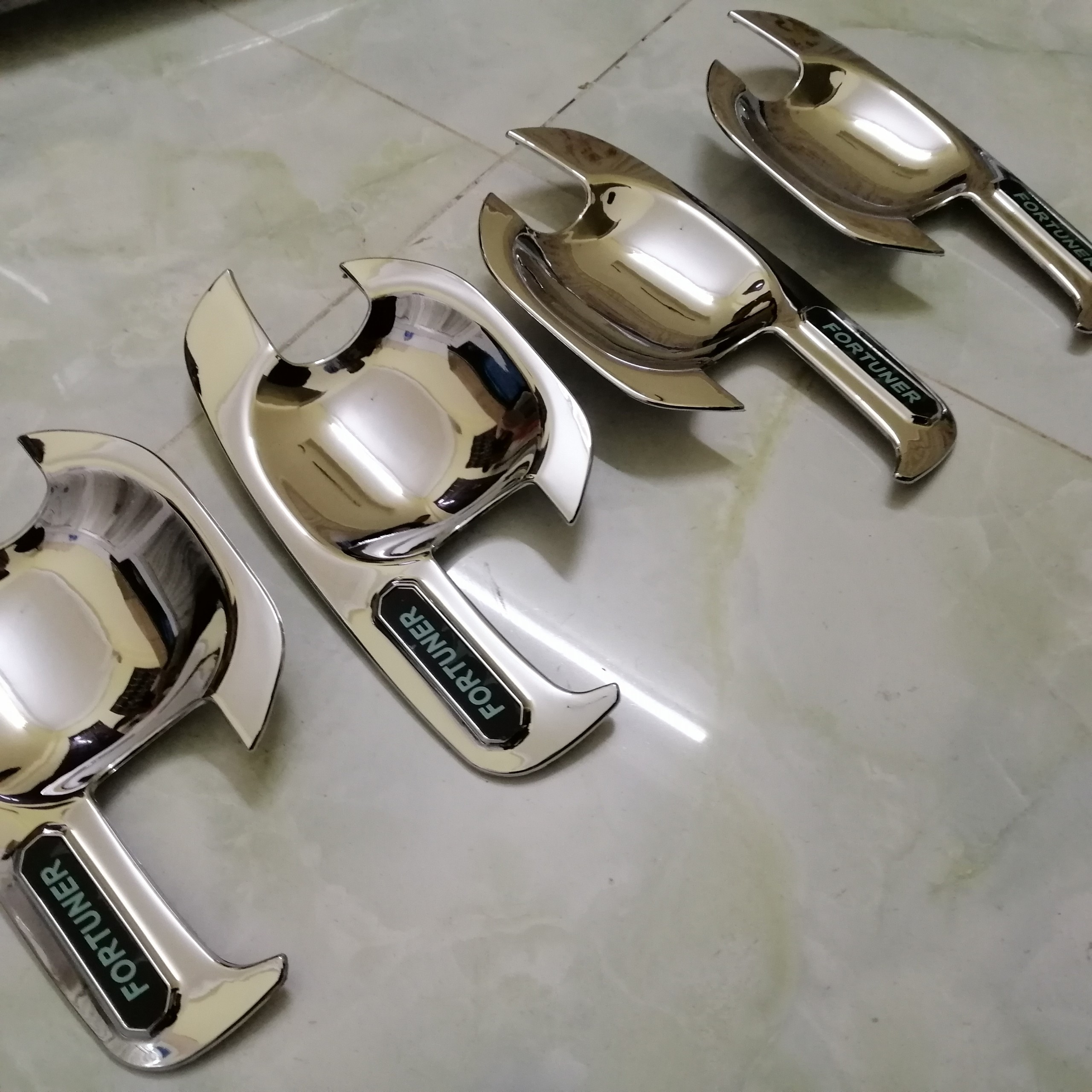 Bộ 4 Ốp hõm cửa mạ Crom  xe Toyota  Fortuner đời 2006-2015̣̣̣ phom cũ