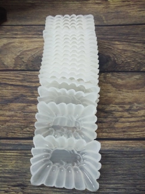 BỘ 20 KHUÔN NHỰA LÀM BÁNH BÒ, RAU CÂU NHỰA HÌNH THỎ 6.5 CM,CAO 1.8 CM ( CHỊU ĐƯỢC NHIỆT LÒ HẤP)