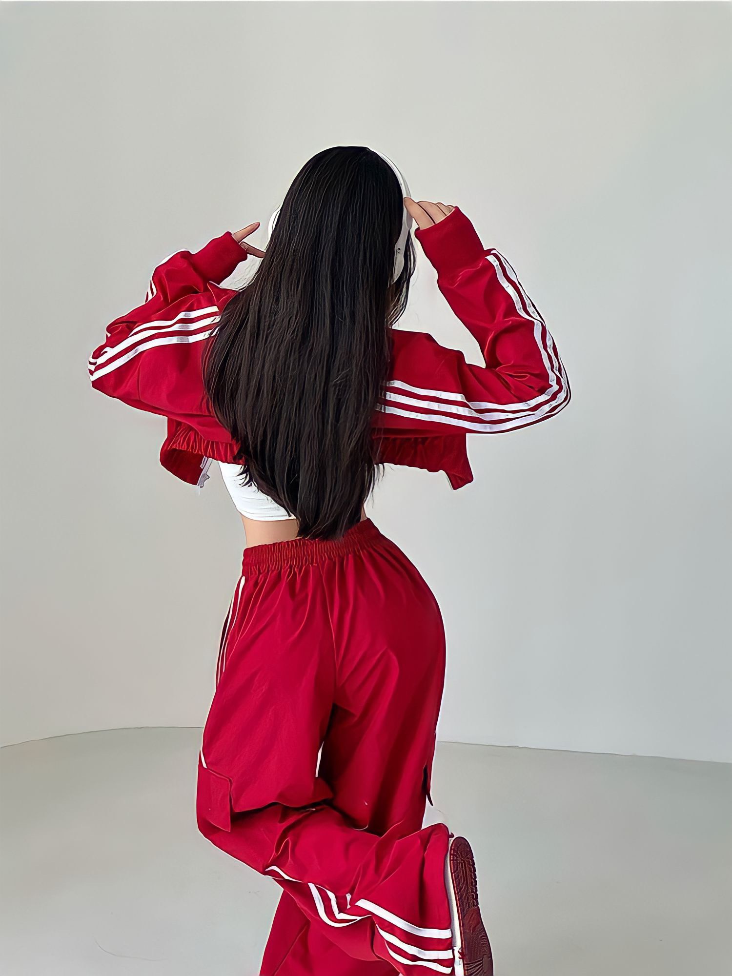 Bộ gió thể thao nữ cá tính MRS