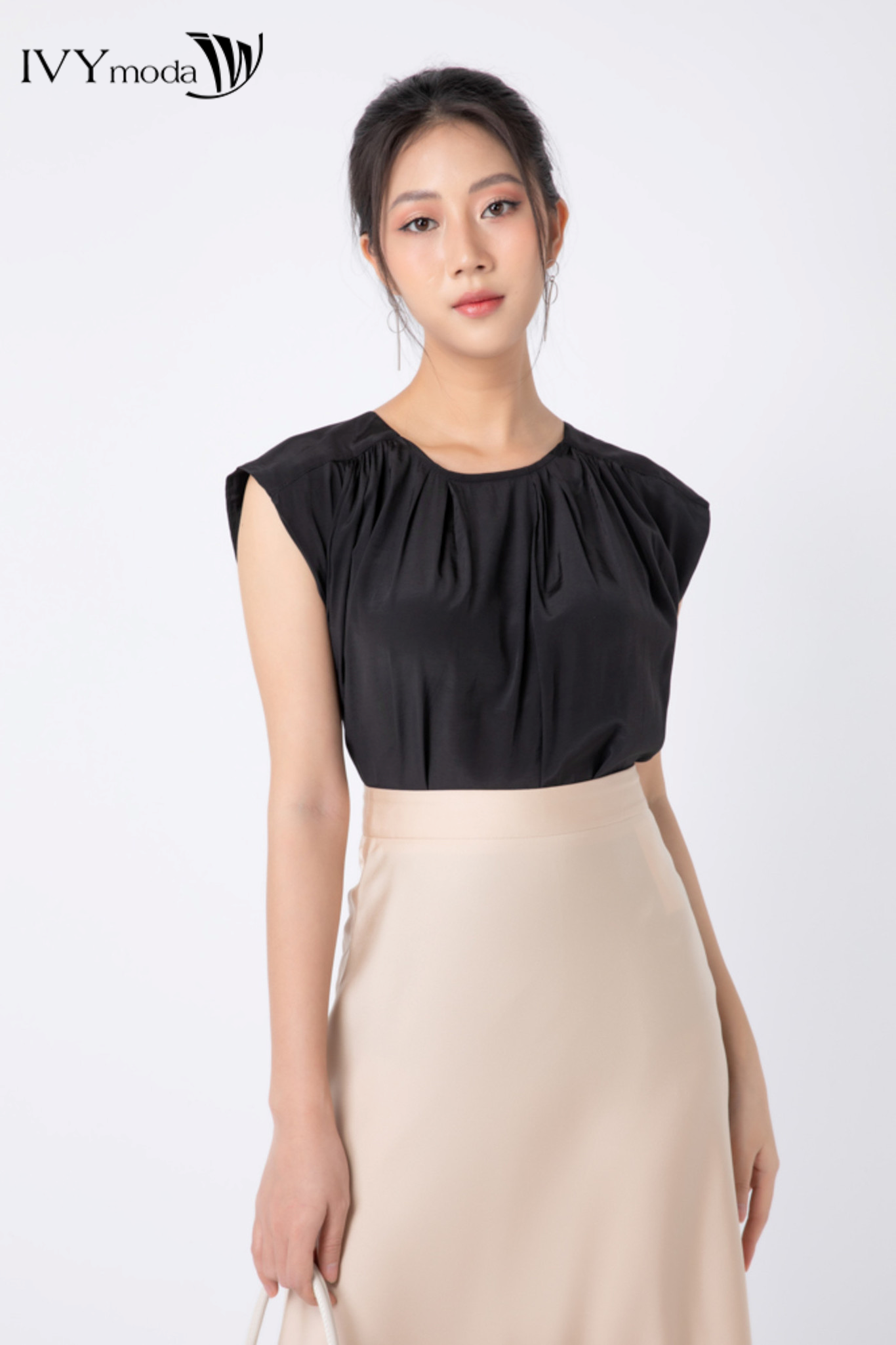 Chân váy lụa thanh lịch thiết kế IVY moda MS 31M6706