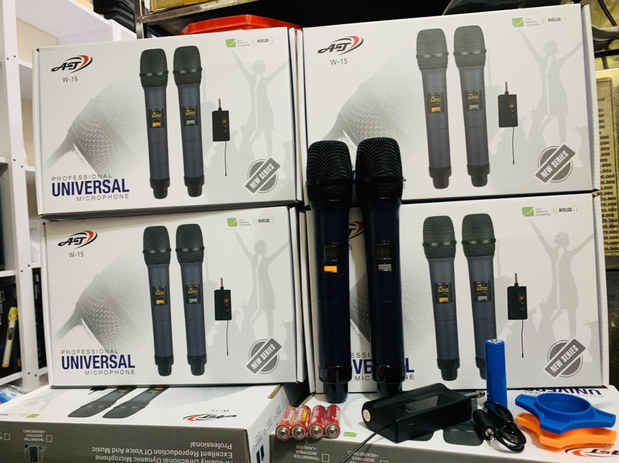 micro UHF W15 chong hu sieu cap