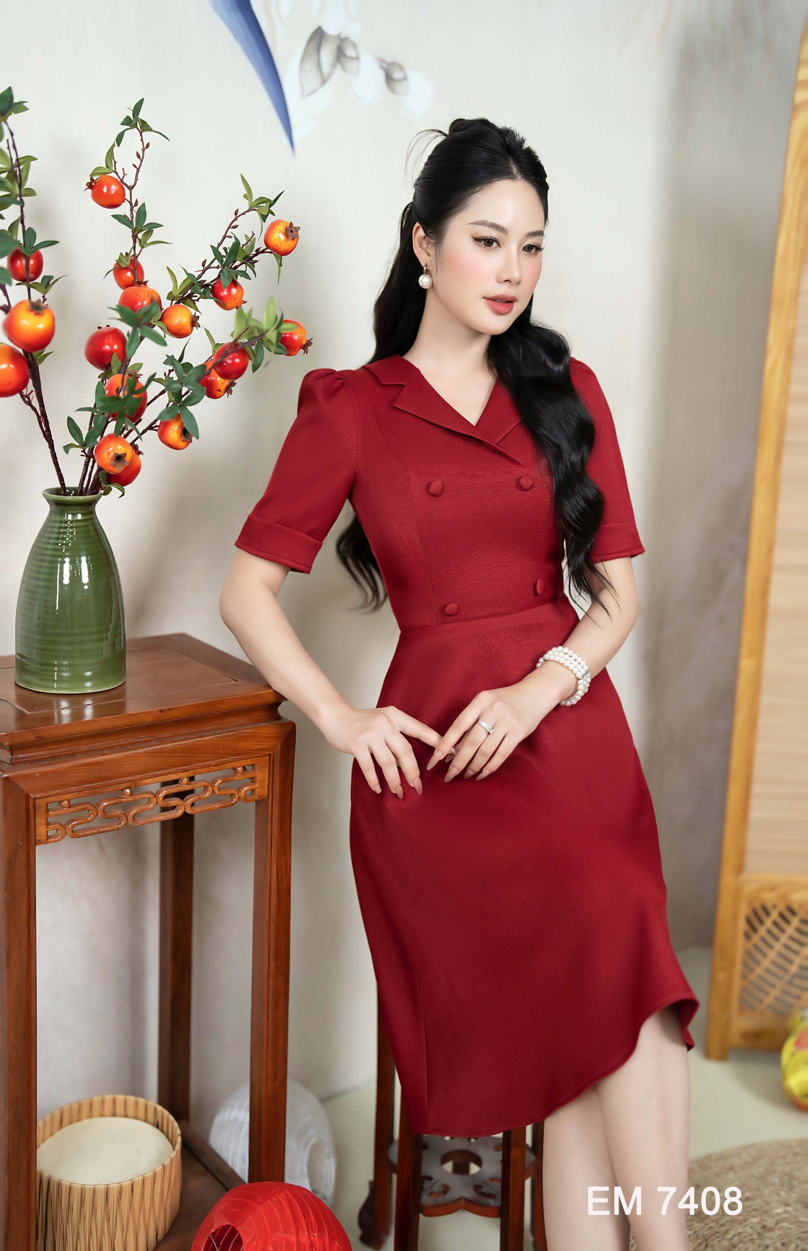 Đầm EMY EM7408 Xoè Đỏ Cổ Vest