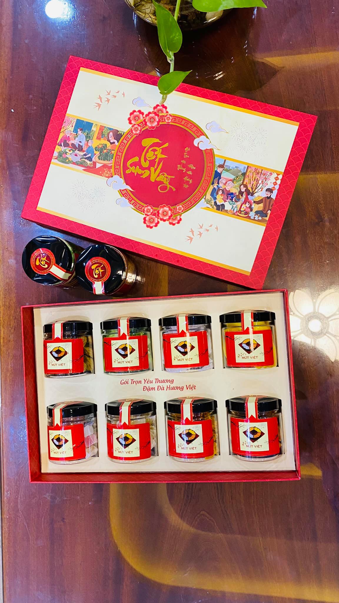 HỘP QUÀ TẾT SUM VÂY 1