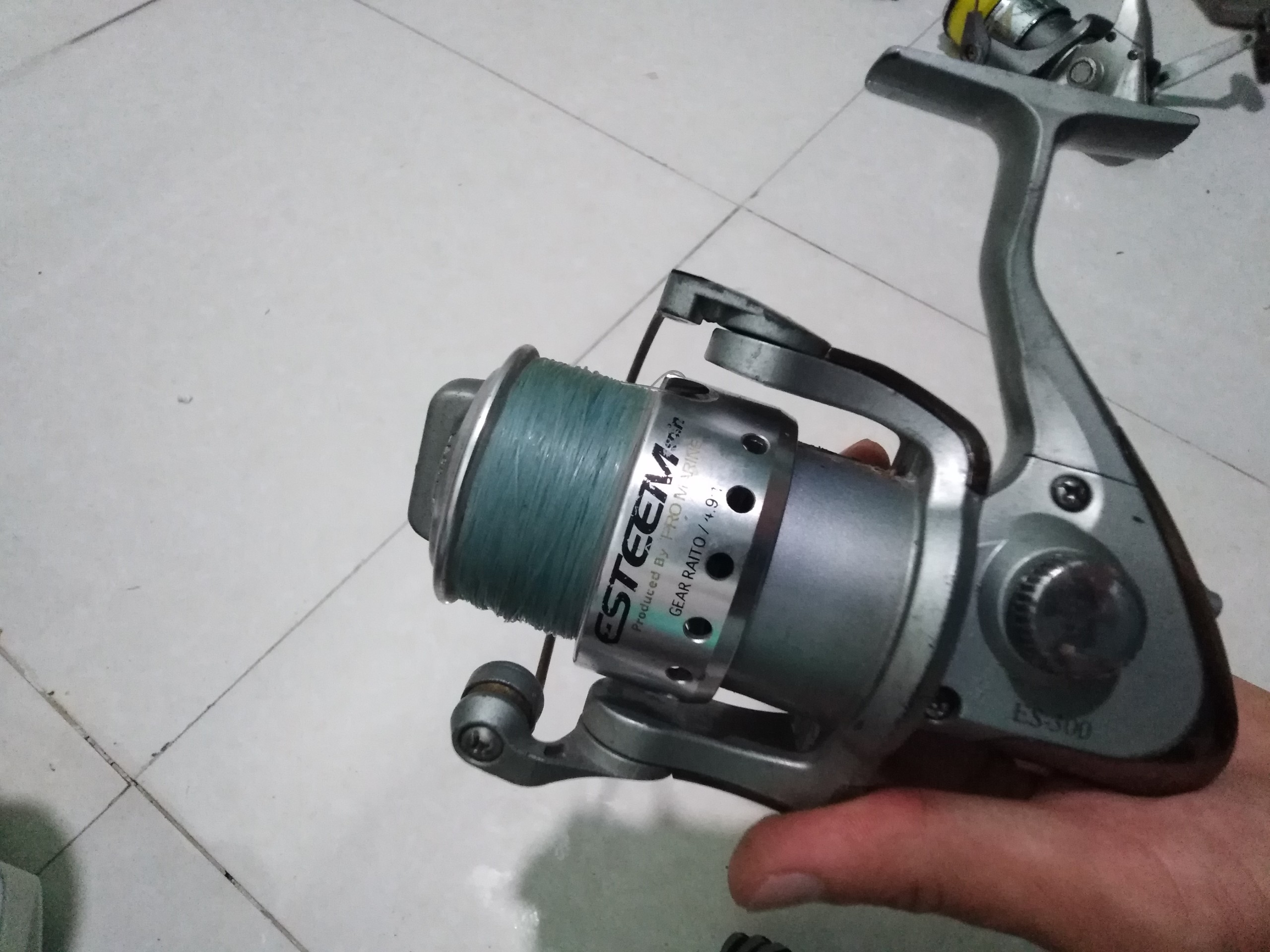 Máy câu bãi nhật Esteem spin