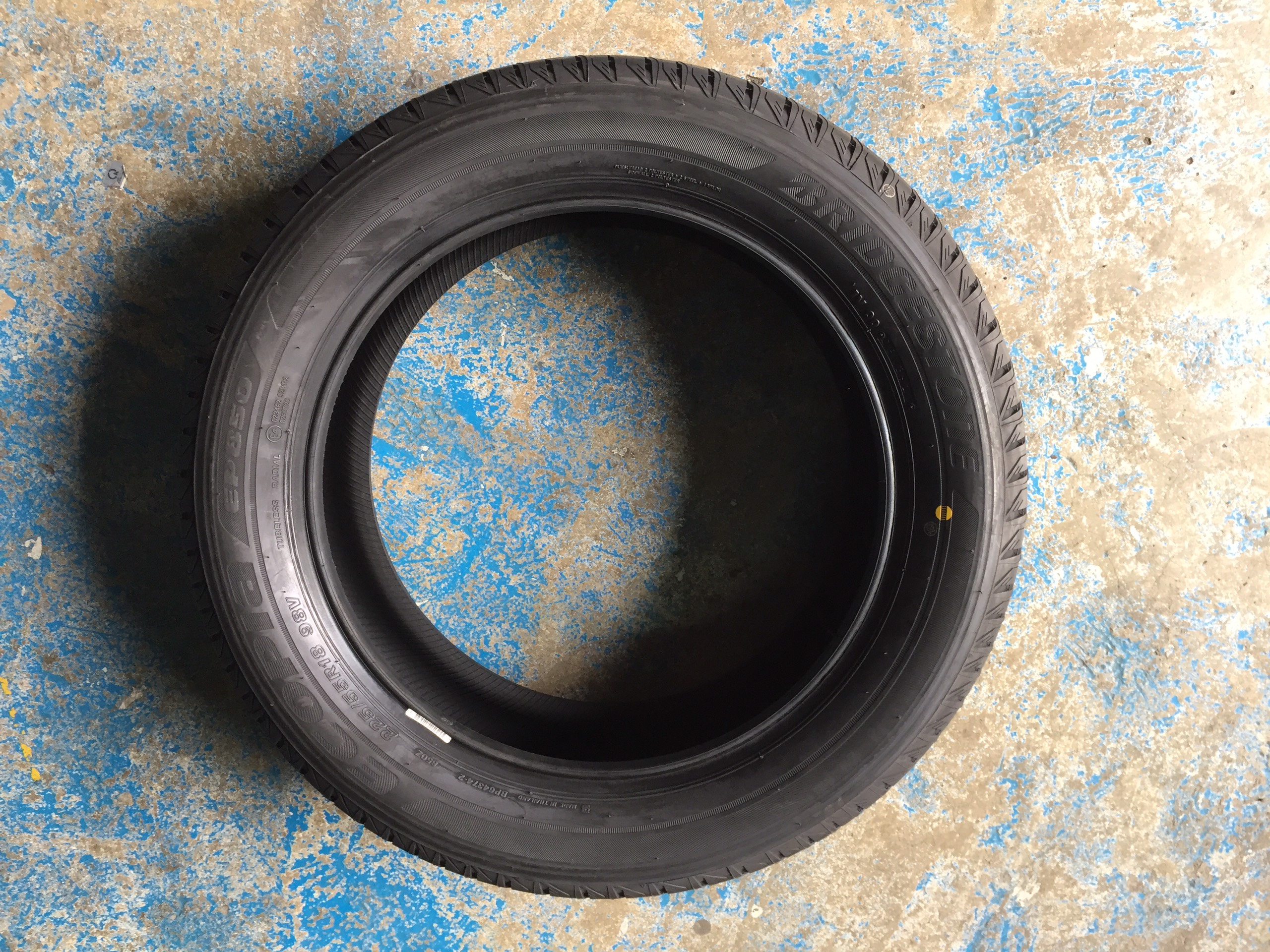 Bridgestone Tire 225/55R18 Ep850