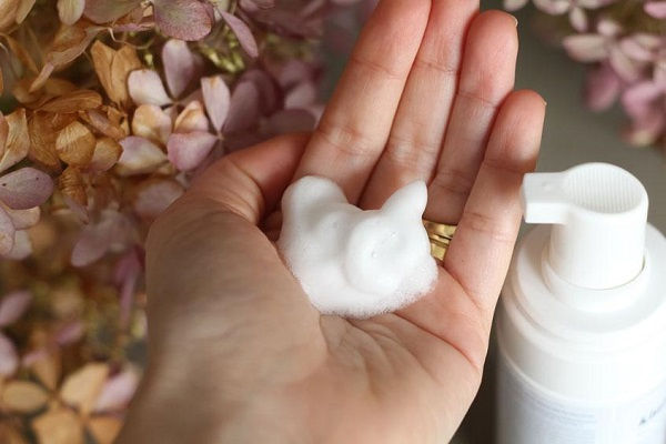 Dear Klairs Rich Moist Foaming Cleanser 100ml