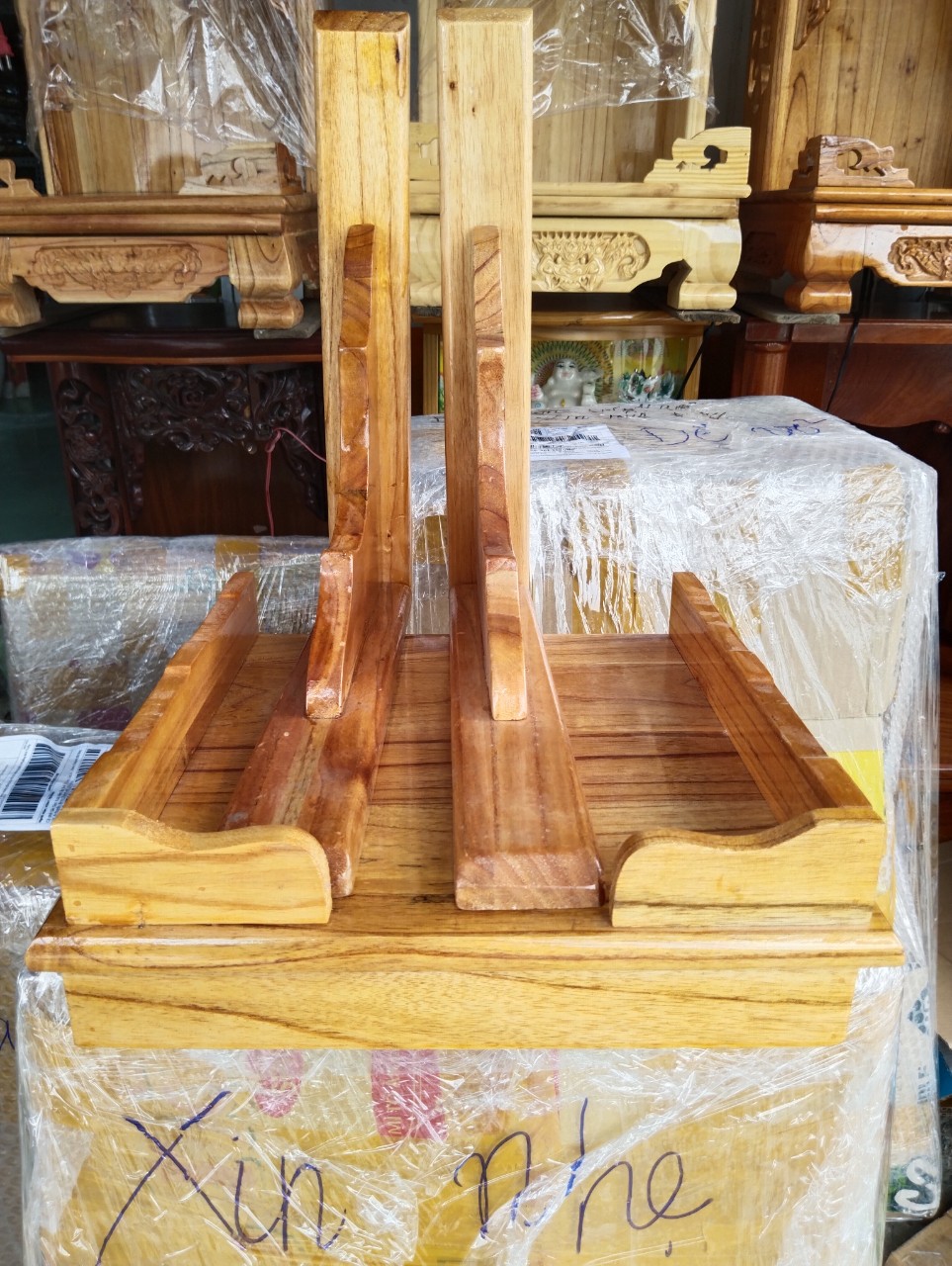 BÀN THỜ TREO TƯỜNG ĐƠN GIẢN XOAN ĐÀO
