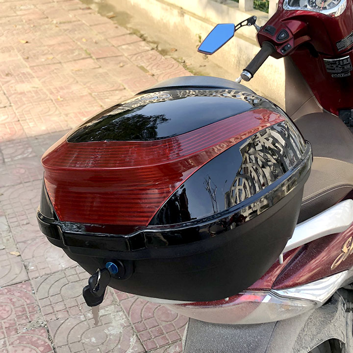Thùng đựng đồ gắn đuôi xe máy TD28L
