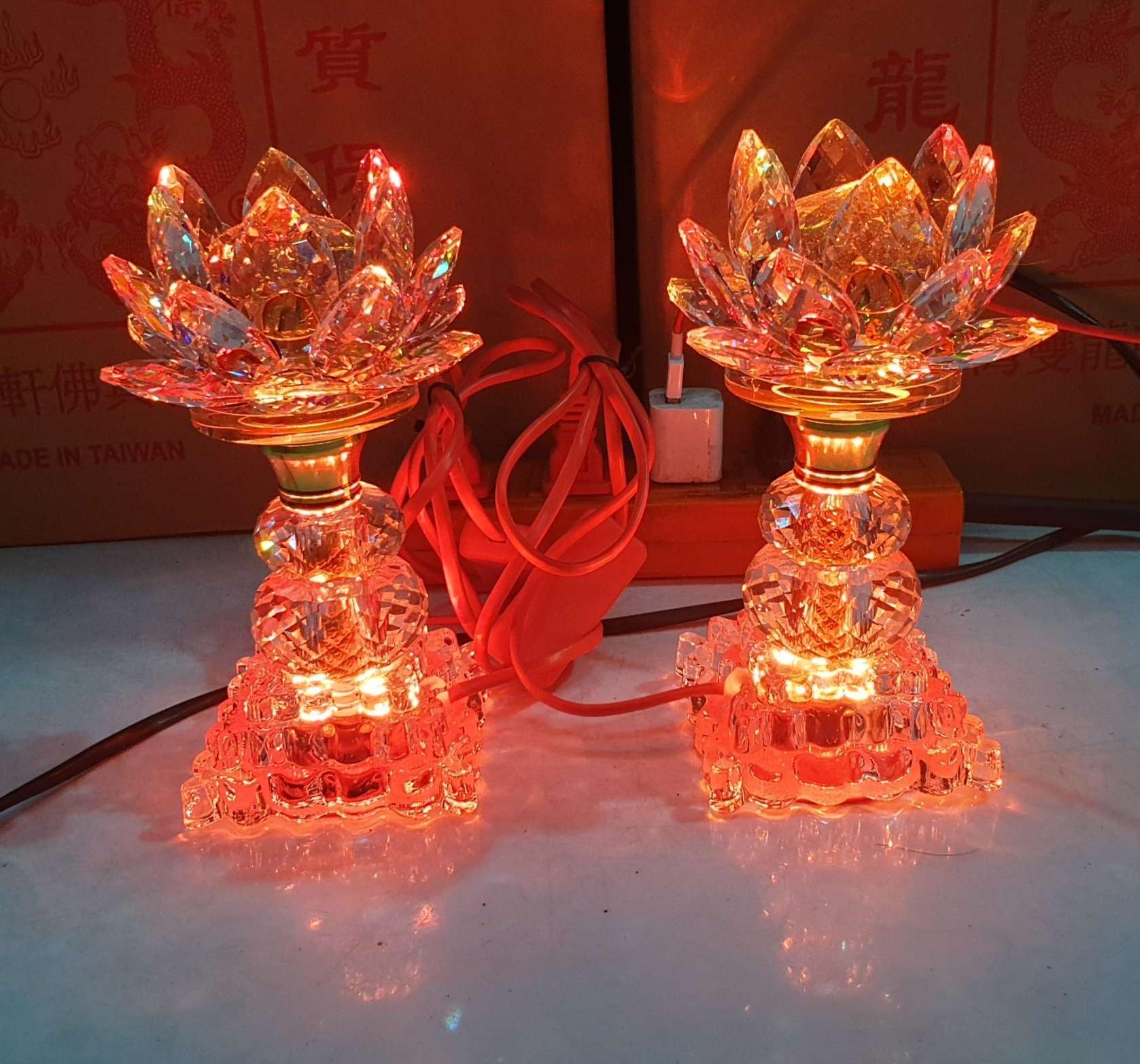 Cặp đèn thờ đá pha lê cao cấp tự động đổi màu cao 17 cm