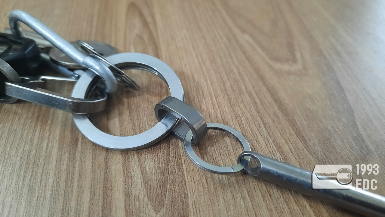 Ring móc khóa titan hình ovan (1 cái)