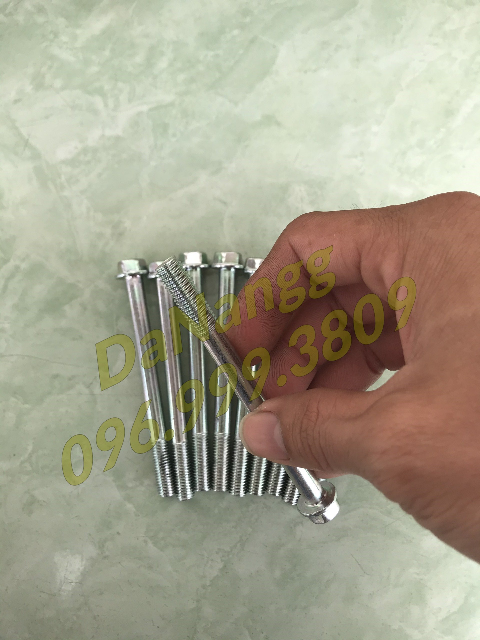 ốc 9 ly dài 10 cm 5 con