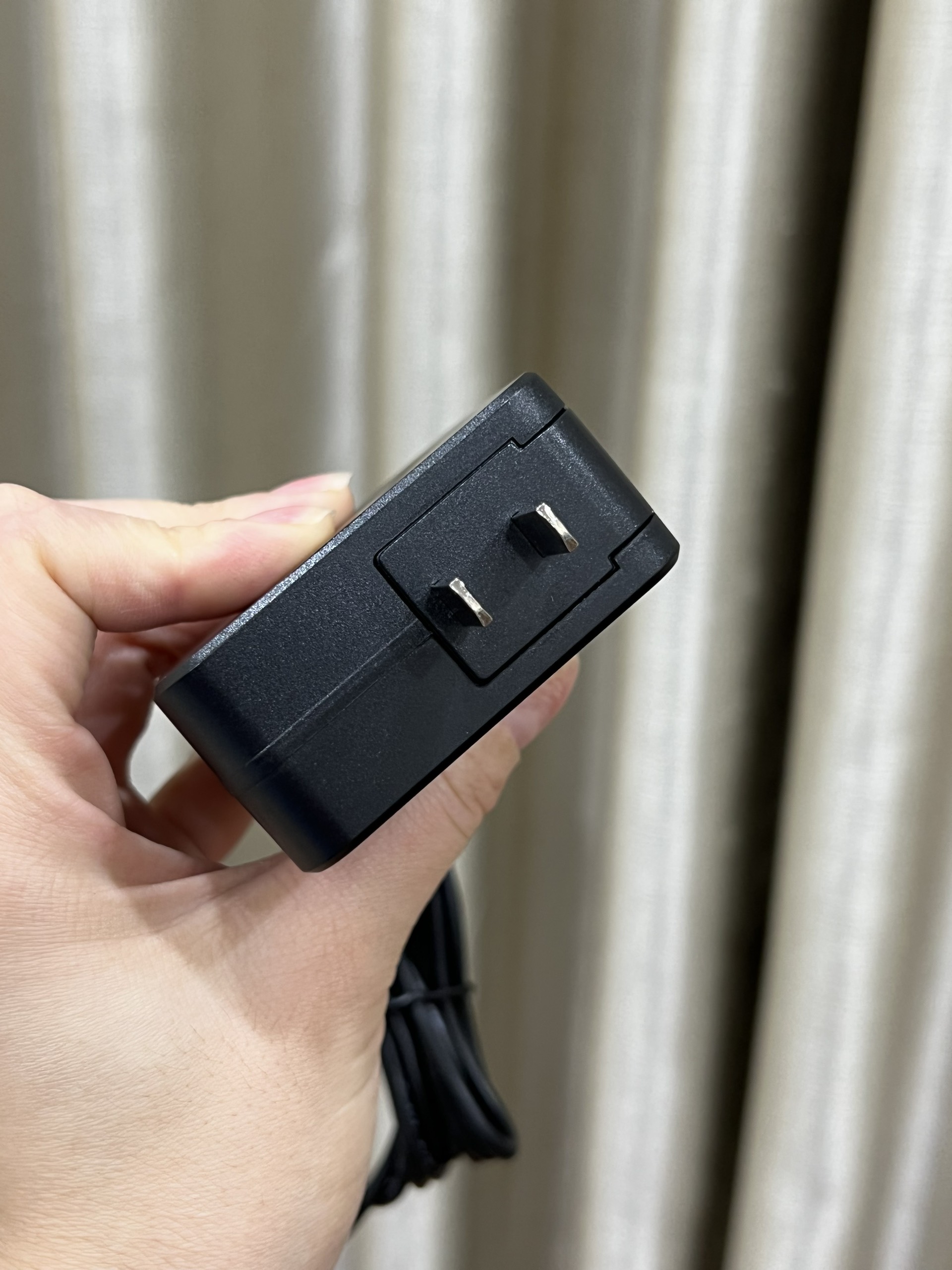 adaptor sạc 22V 2A