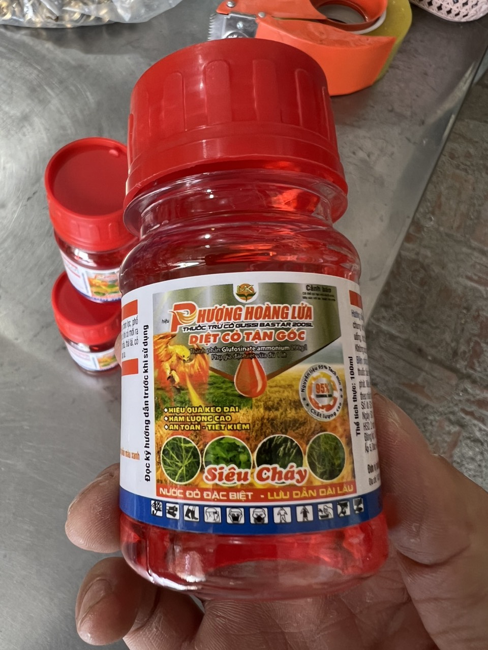 Thuốc trừ cỏ 200SL Phượng Hoàng Lửa cỏ lưu dẫn diệt cỏ tận gốc