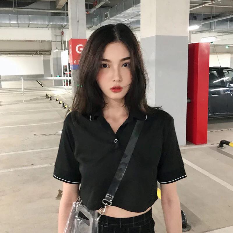 ÁO CROPTOP ĐEN TRƠN PHỐI CÚC CÁ TÍNH