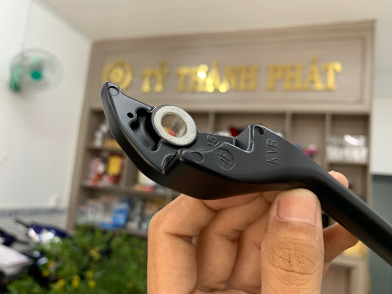 Tay thắng đĩa AB 125 2016 - 2019 Đen Phải ( 1 Cây ) 53175KVGA21
