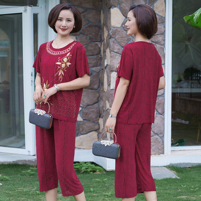Bộ đồ nữ trung niên mặc nhà