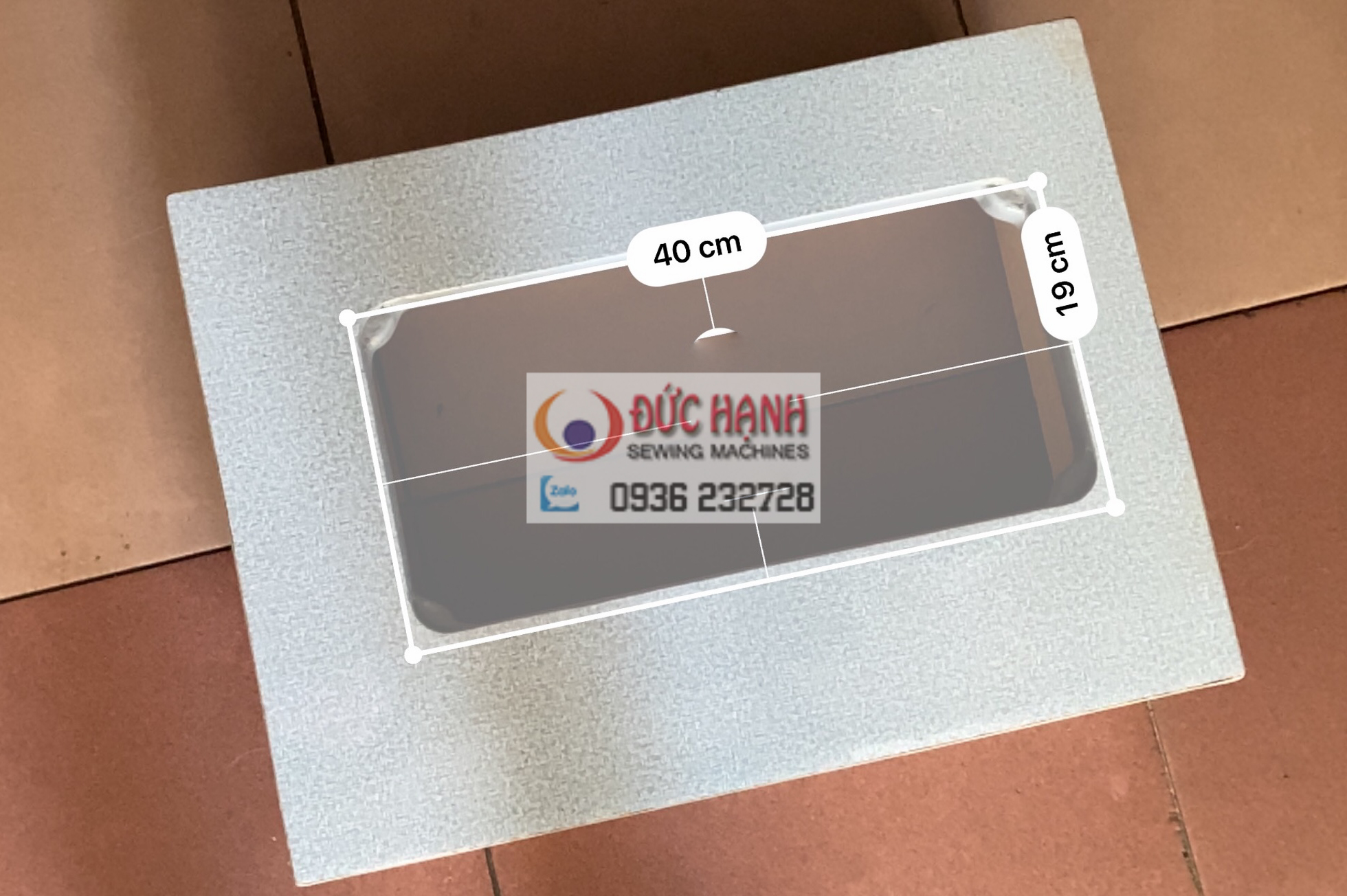 MẶT BÀN MÁY MAY GIA ĐÌNH CON BƯỚM - LOẠI NHỎ TẶNG KÈM NGĂN KÉO