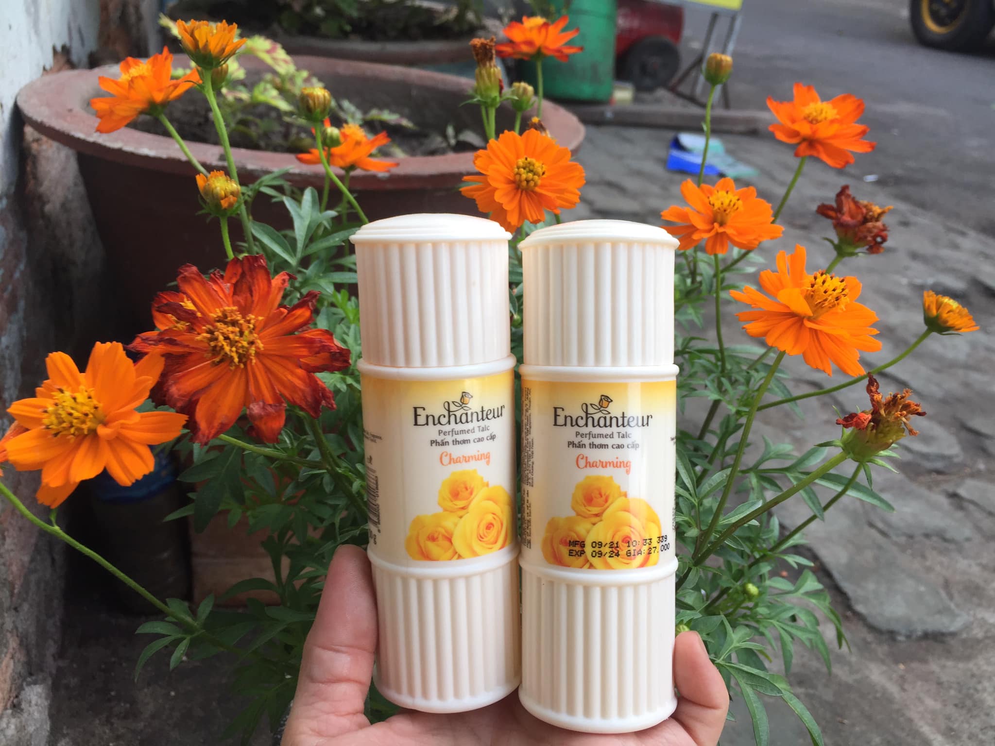 Combo Phấn Thơm cao cấp  Enchanteur Charming 50 gram