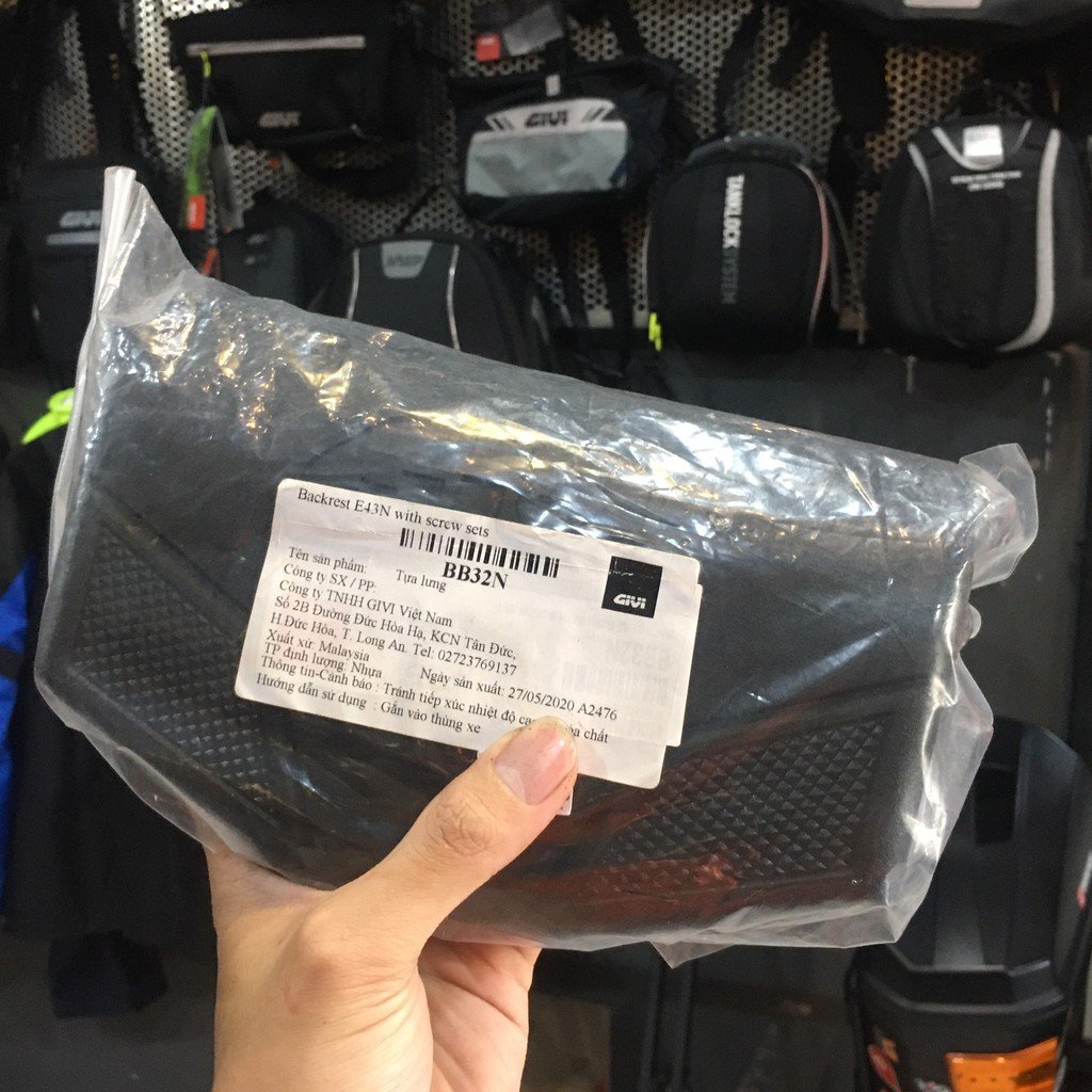Tựa lưng Givi BB32 gắn thùng B32N