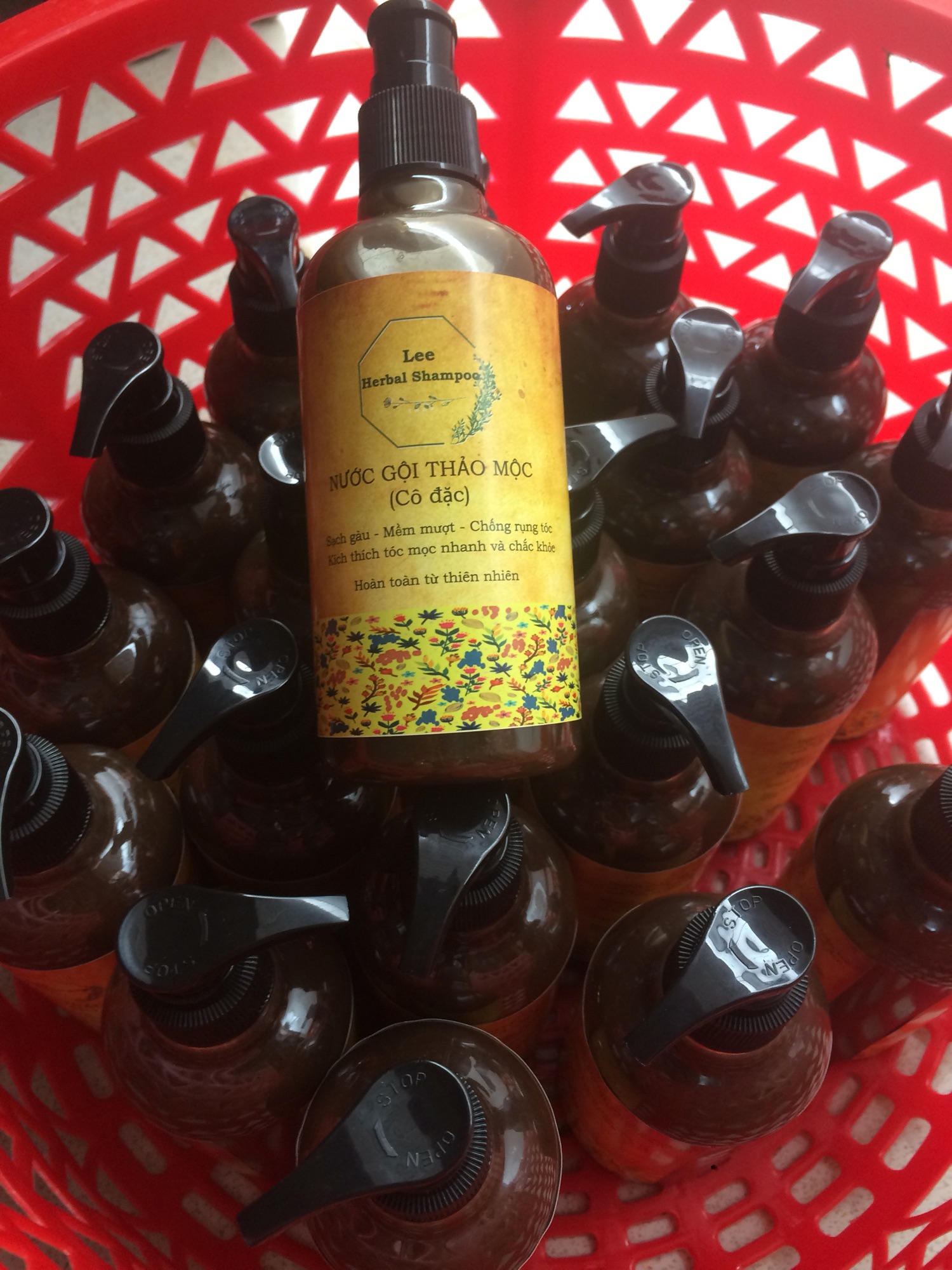 Nước gội thảo mộc Lee Herbal Shampoo