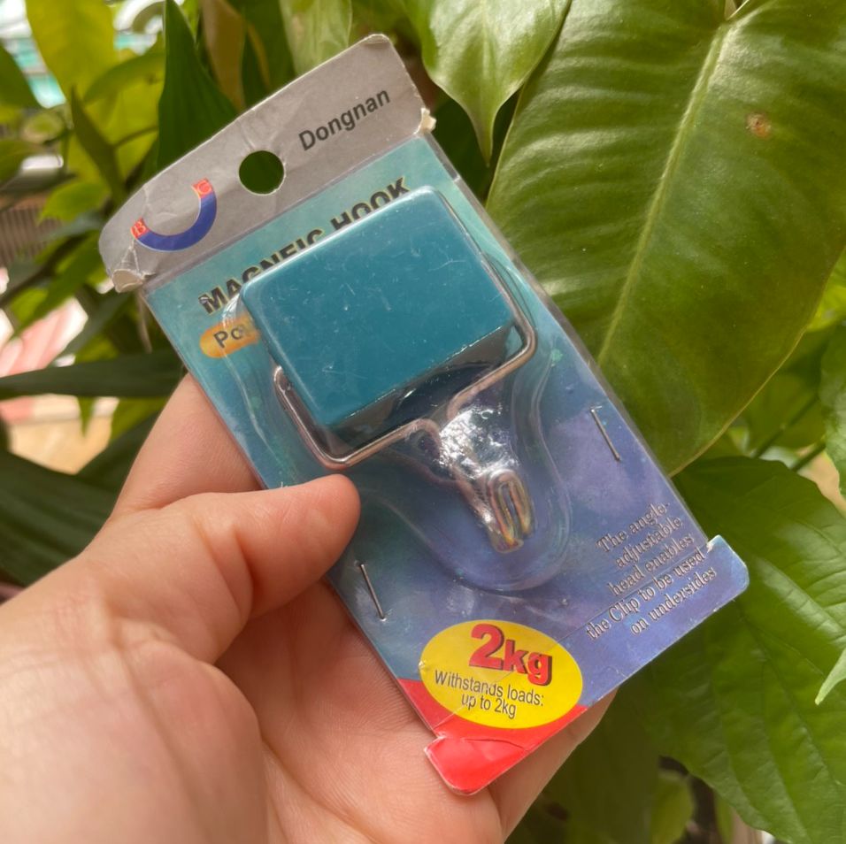 1 CÁI. MÓC TREO, ĐỒ BẰNG NAM CHÂM HÍT SIÊU CHẮC. 460