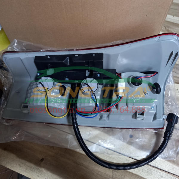 ĐÈN HẬU ISUZU DMAX 2012 - 2014,  CÓ LED BÊN PHỤ