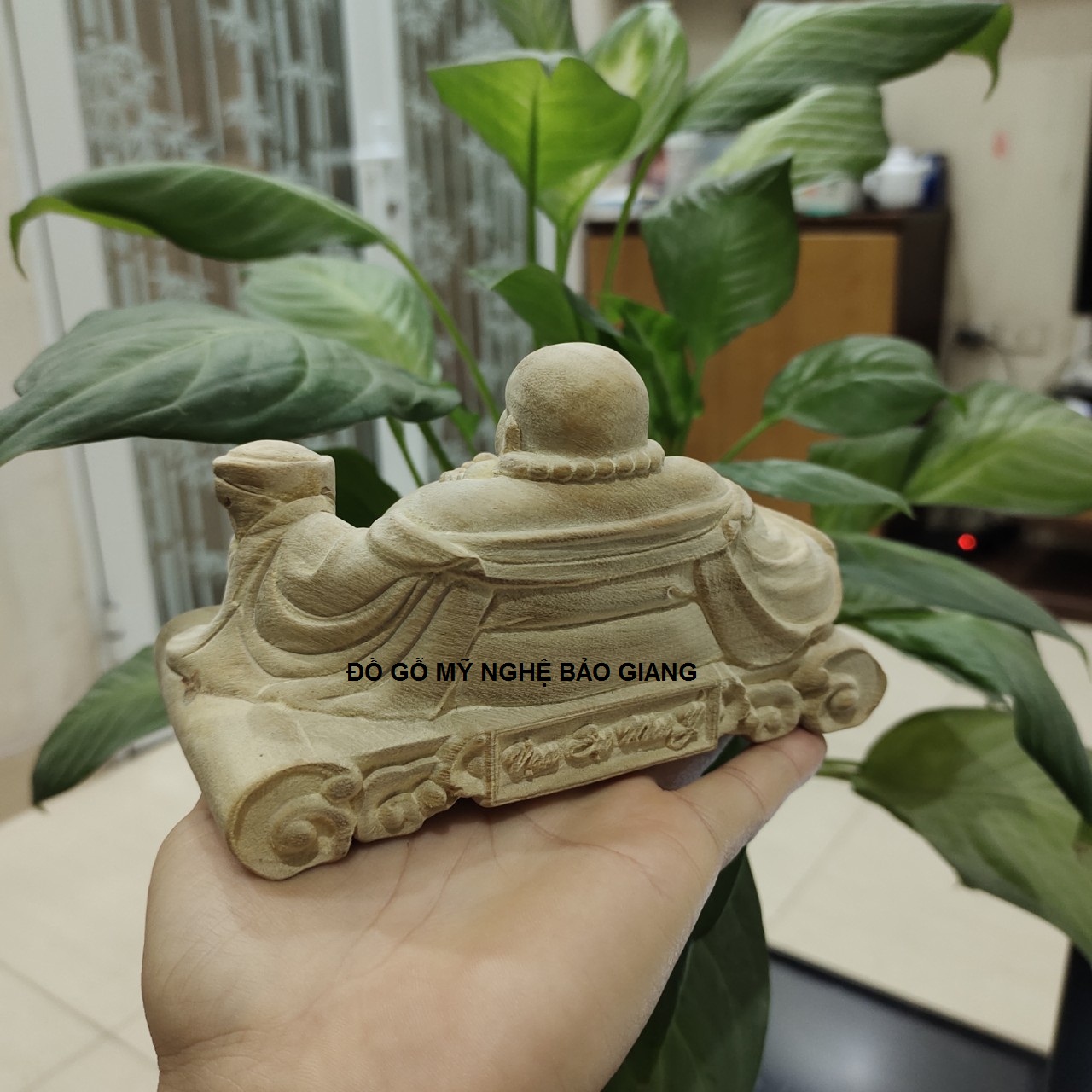 Tượng phật di lặc gỗ xá xị để mộc thơm phức
