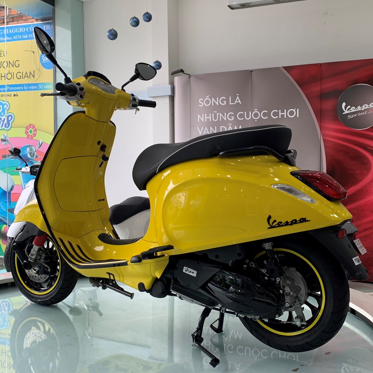 Gác chân Vespa Sprint/Primavera