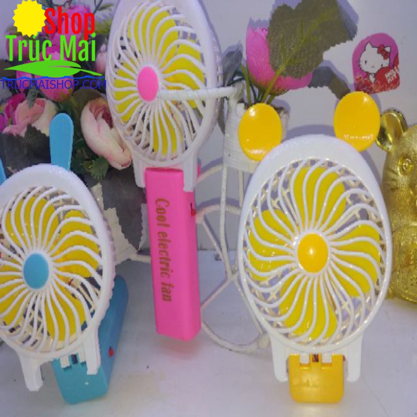 Quạt mini cầm tay chạy pin