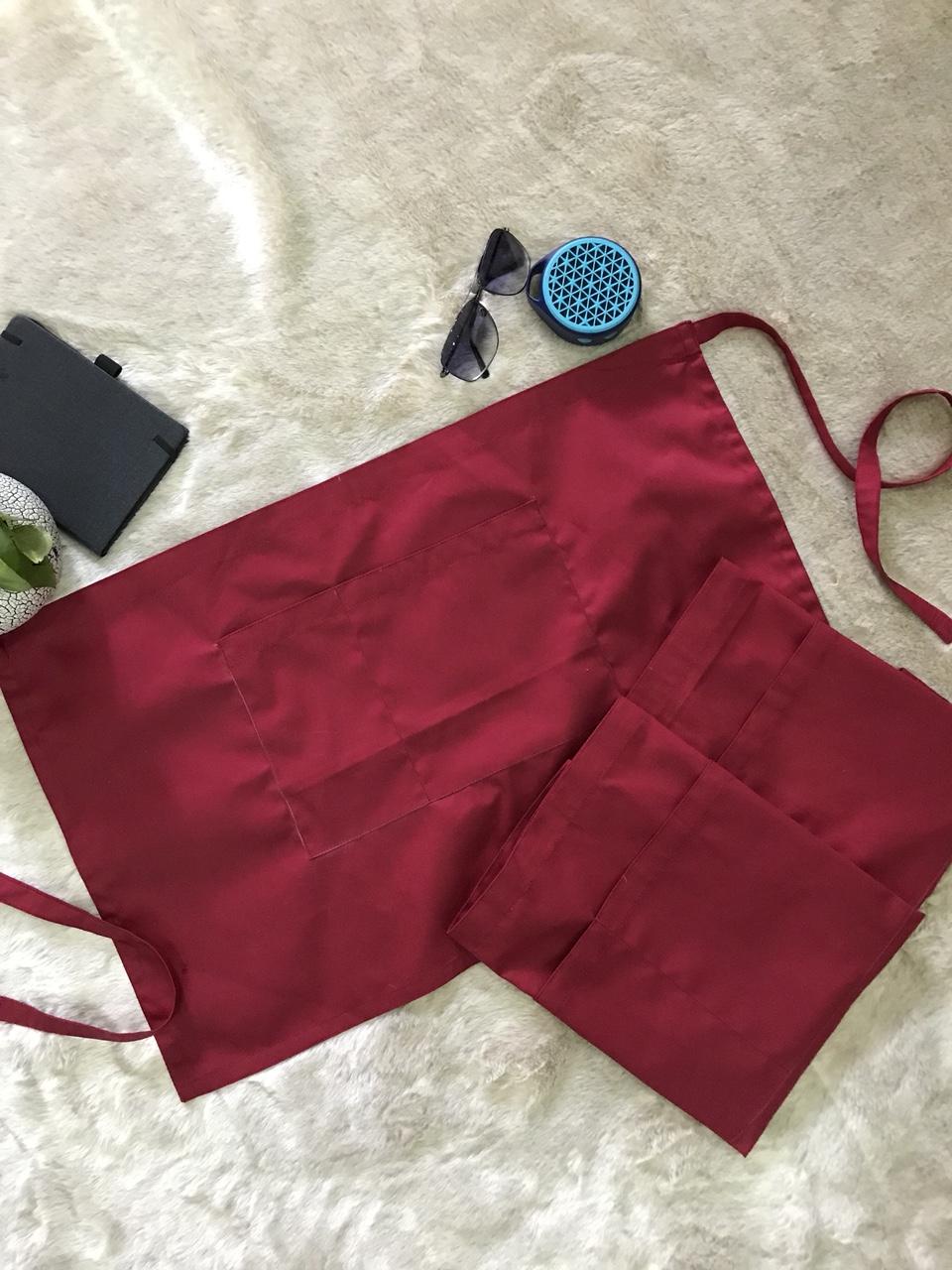 TẠP DỀ PHỤC VỤ NGẮN TRƠN MÀU ĐỎ ĐÔ