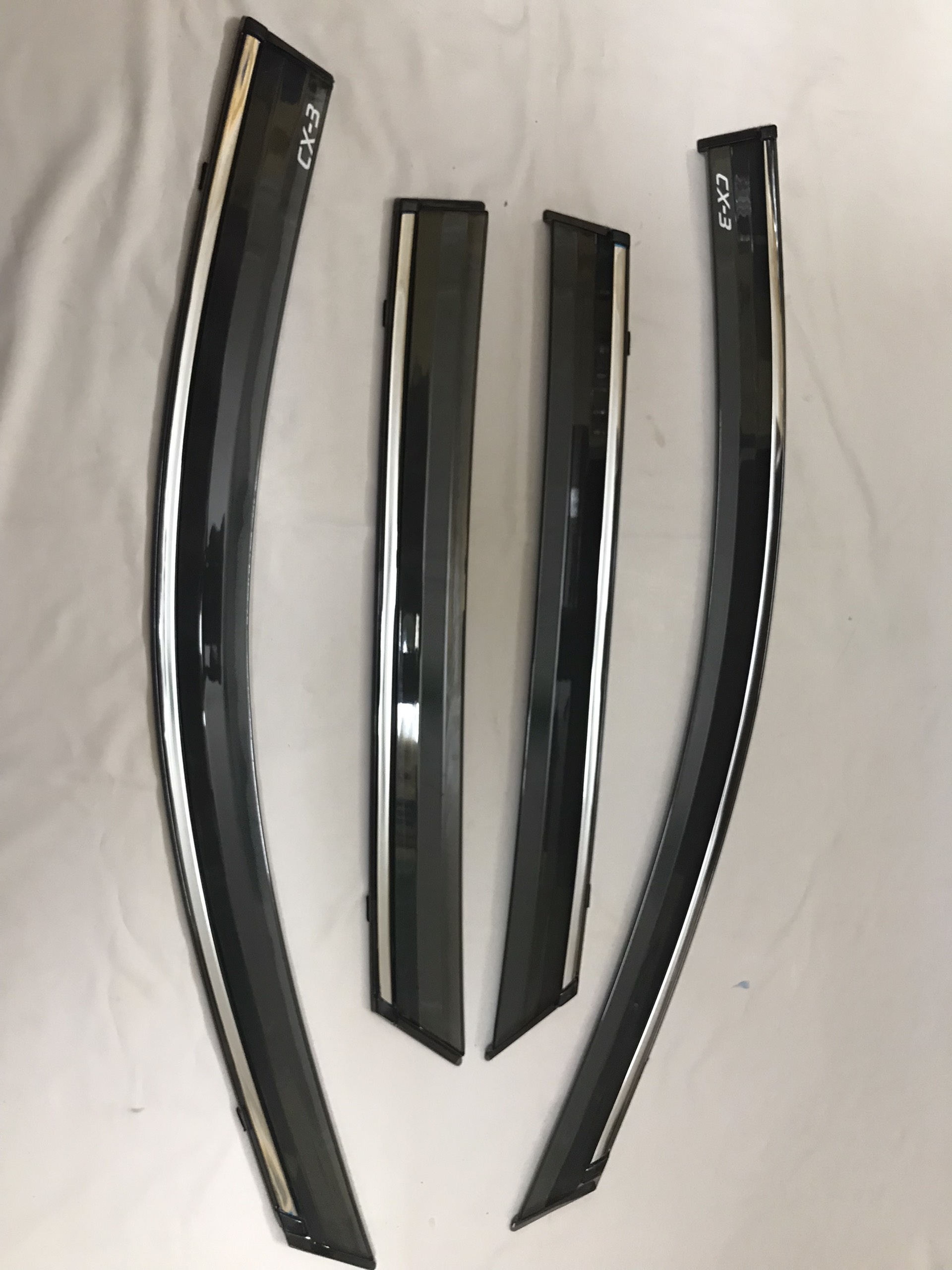 Vè Che Mưa Xe Mazda CX3, chỉ mạ crom cao cấp