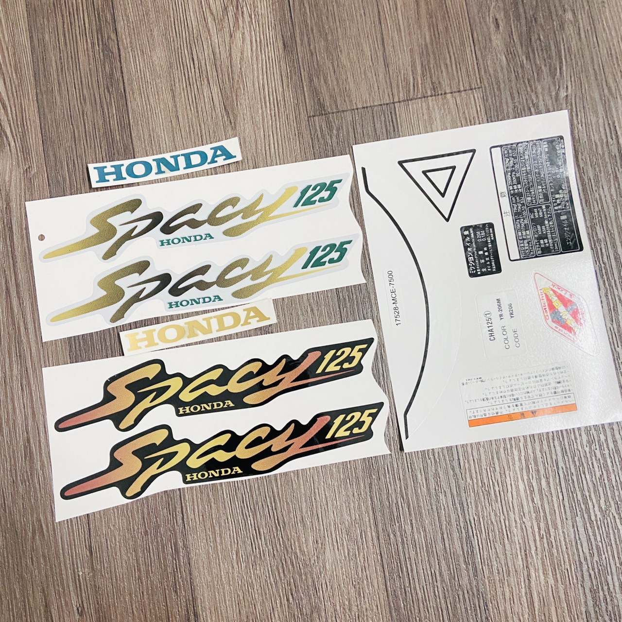 [HCM]TEM CHỮ DÁN XE SPACY 125 SIÊU NÉT (CHỮ SPACY+ THÔNG SỐ)