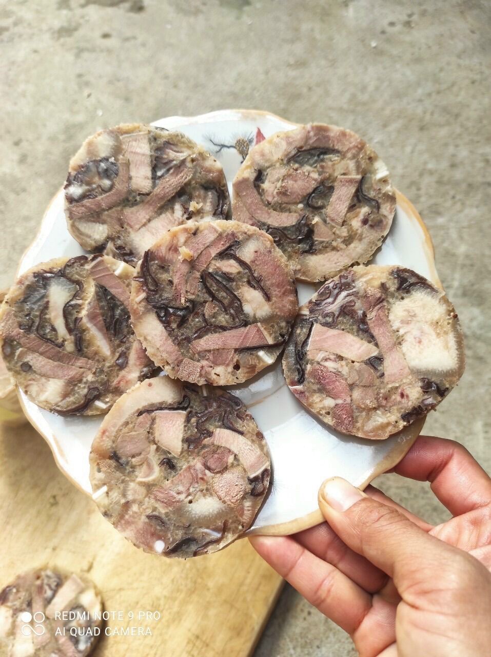 Stir-Fried Pork Trotters with Ears and Tongue. 1kg Pork Leg (Delivery to Hcmc)