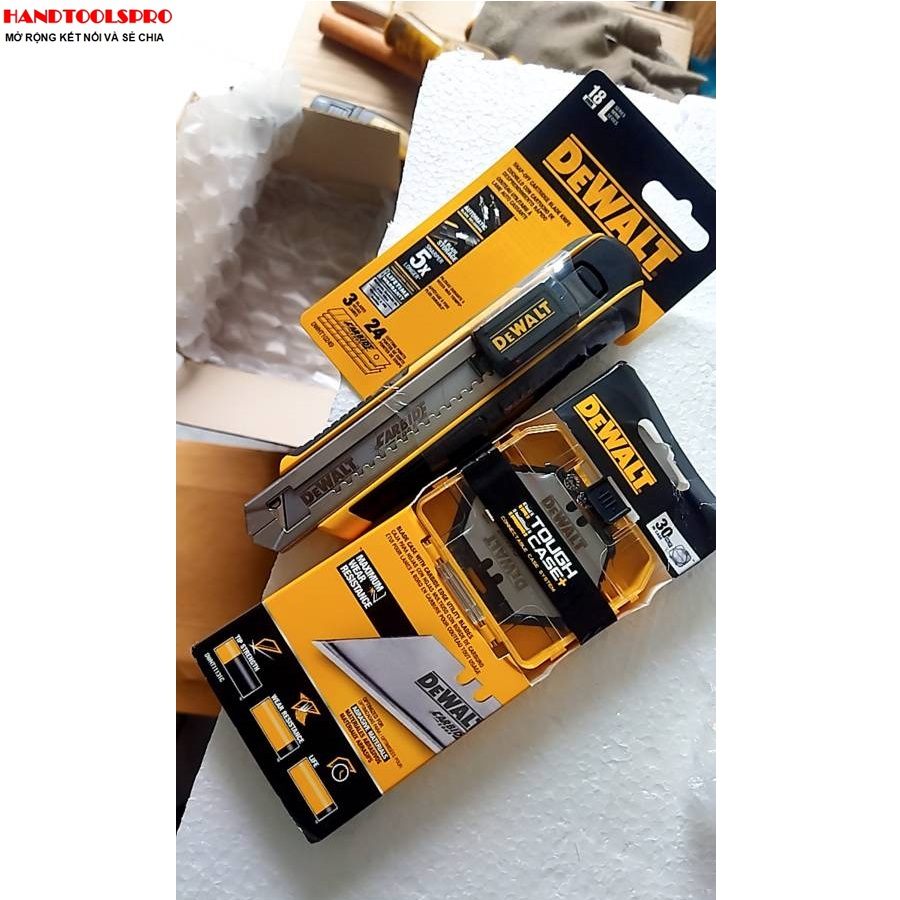Dao rọc giấy 18m Dewalt DWHT10249-30 ( gồm 3 lưỡi dự phòng)